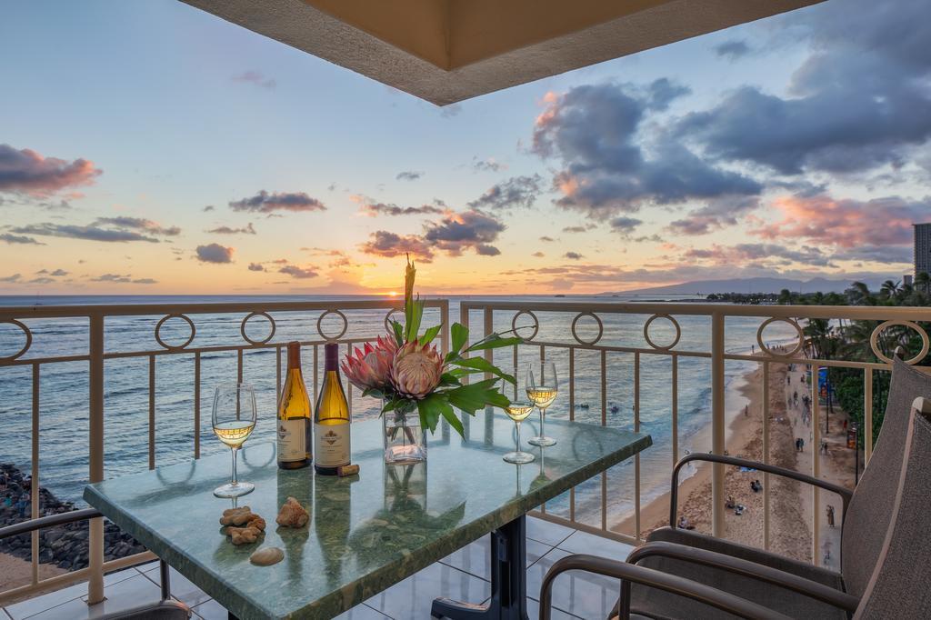 Castle Waikiki Shore Honolulu Extérieur photo