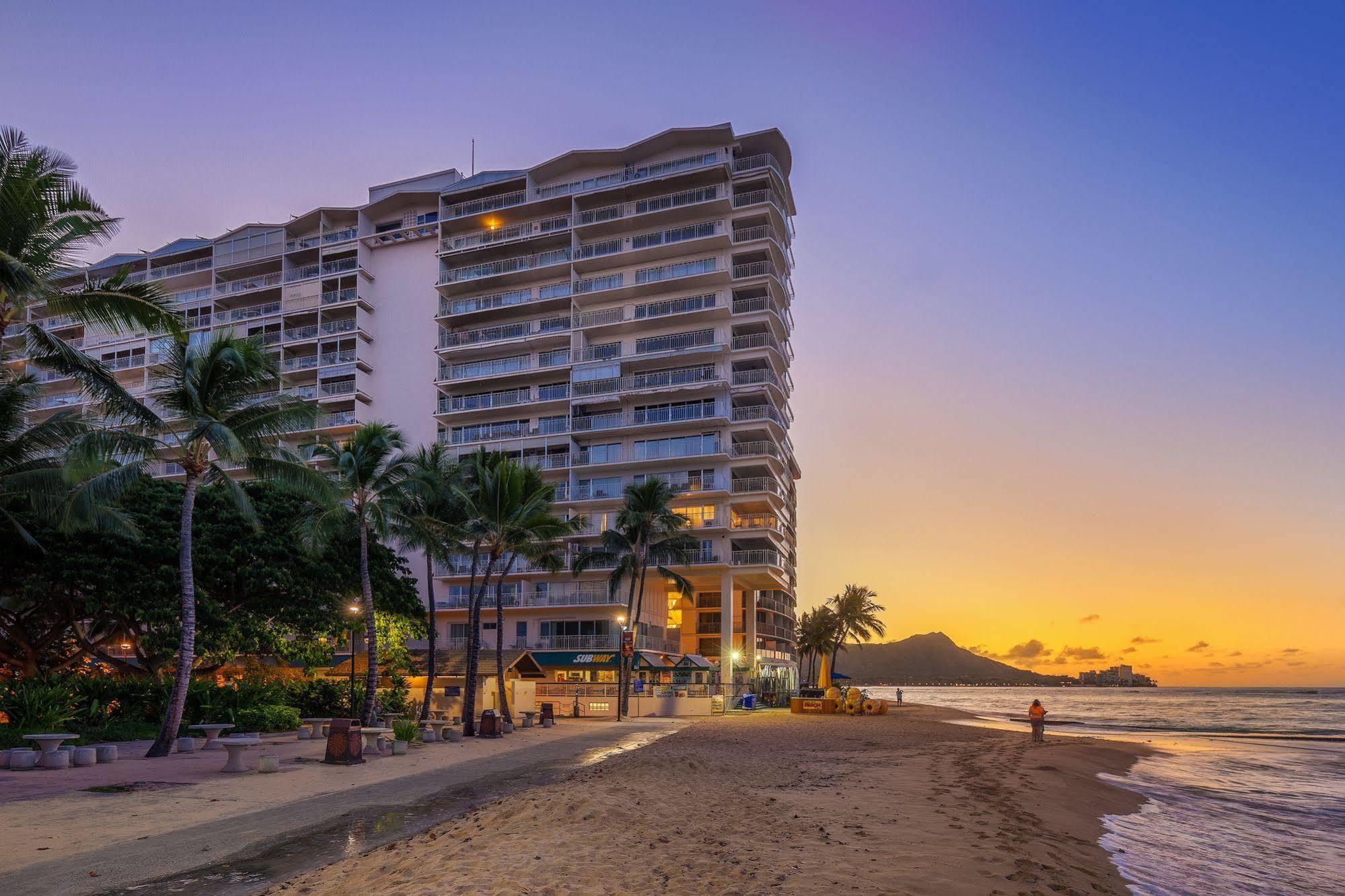Castle Waikiki Shore Honolulu Extérieur photo
